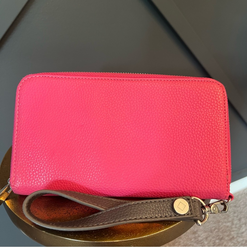Thirty-One Women's Wallet Pink Pebble with removable strap